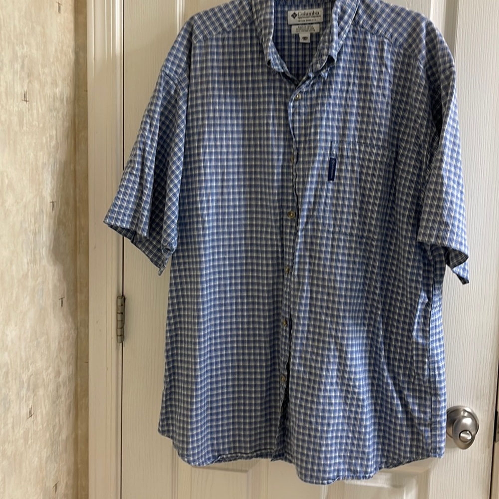 Columbia short sleeve shirt
